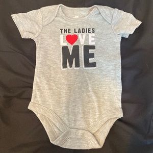 3 to 6 months gray black white red with print short sleeve onesie